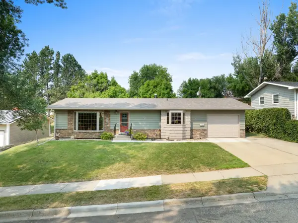 909 21st St NW, Minot, ND 58703