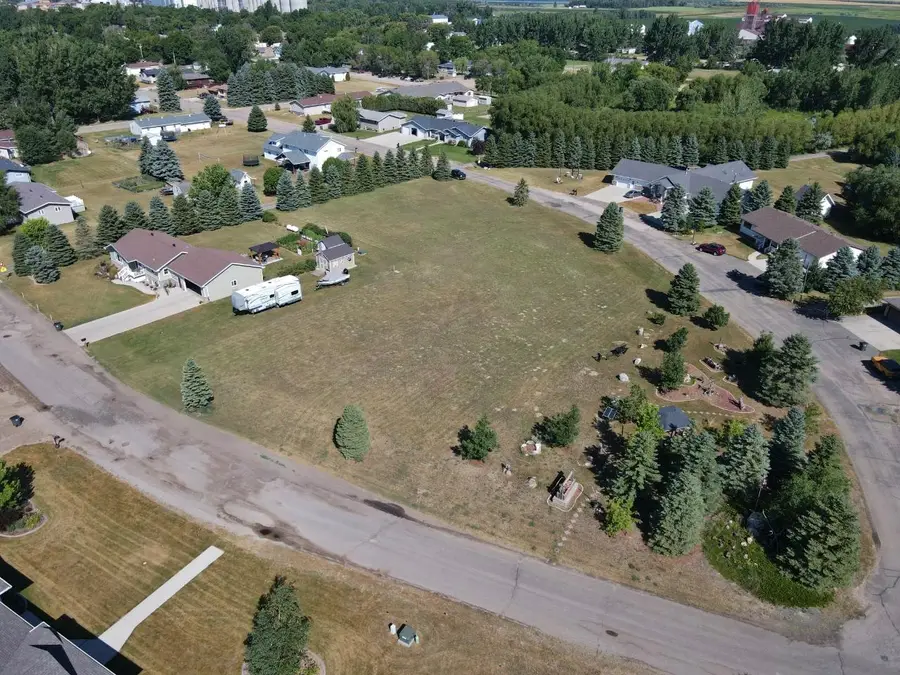 5th St. SE, Rugby, ND 58368 - #2
