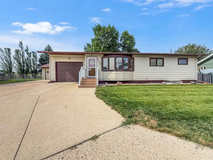 115 25th St. NW, Minot, ND 58703 - #2