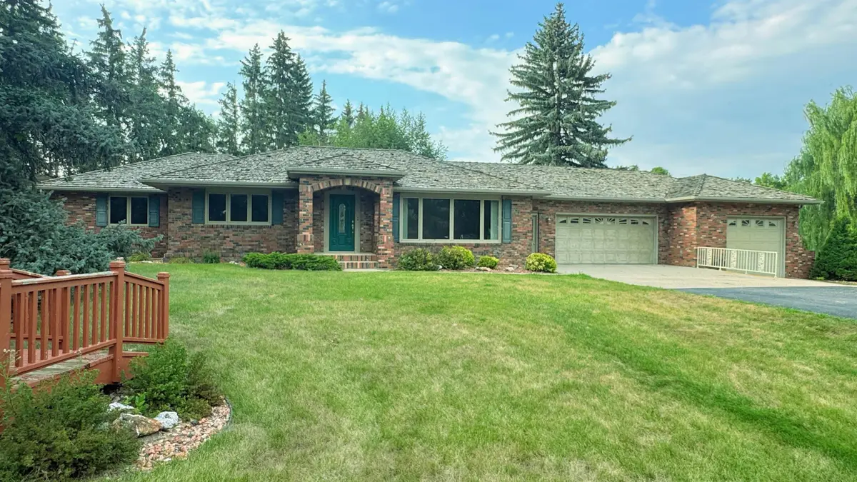 7520 89th St SE, Minot, ND 58701 - #1