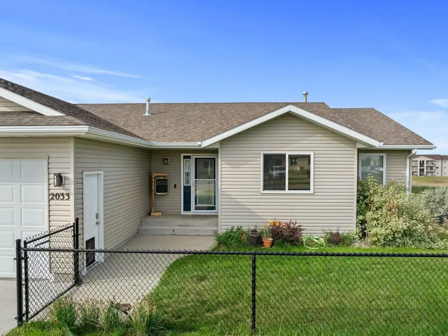 2033 Lakeside Street, Minot, ND 58703 - #2