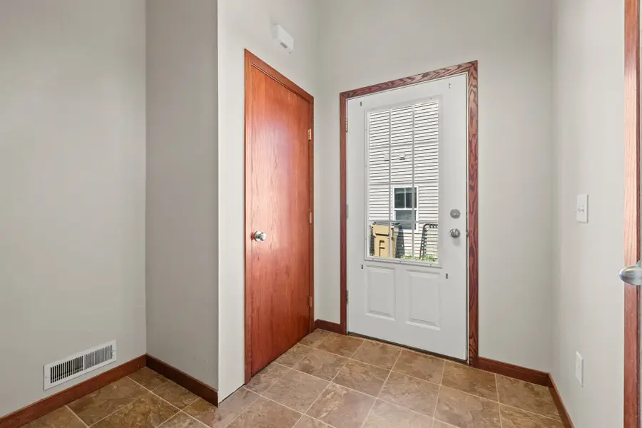 3133 NE 8th St, Minot, ND 58703 - #2