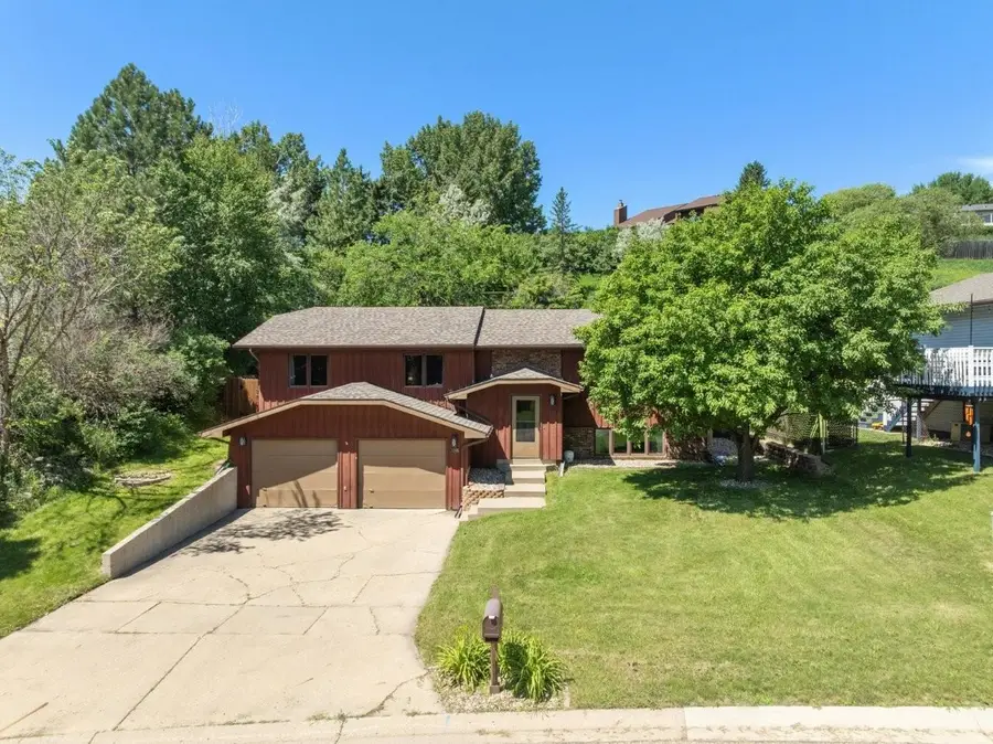1113 23rd St NW, Minot, ND 58703 - #2