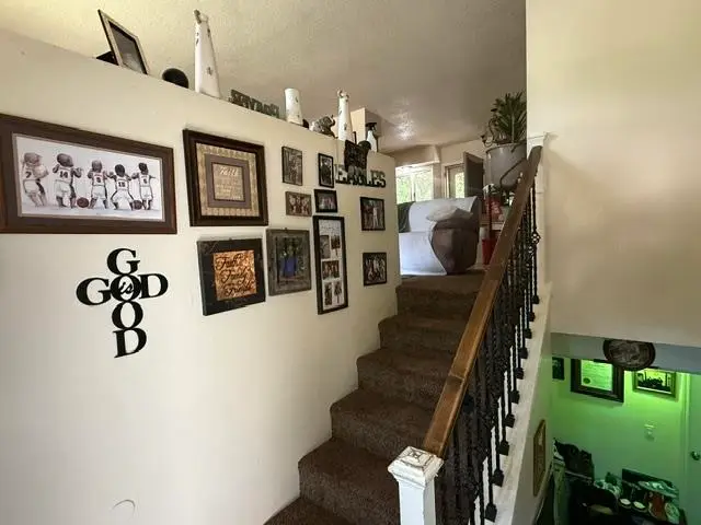 816 Hiawatha St SE, Minot, ND 58701 - #3