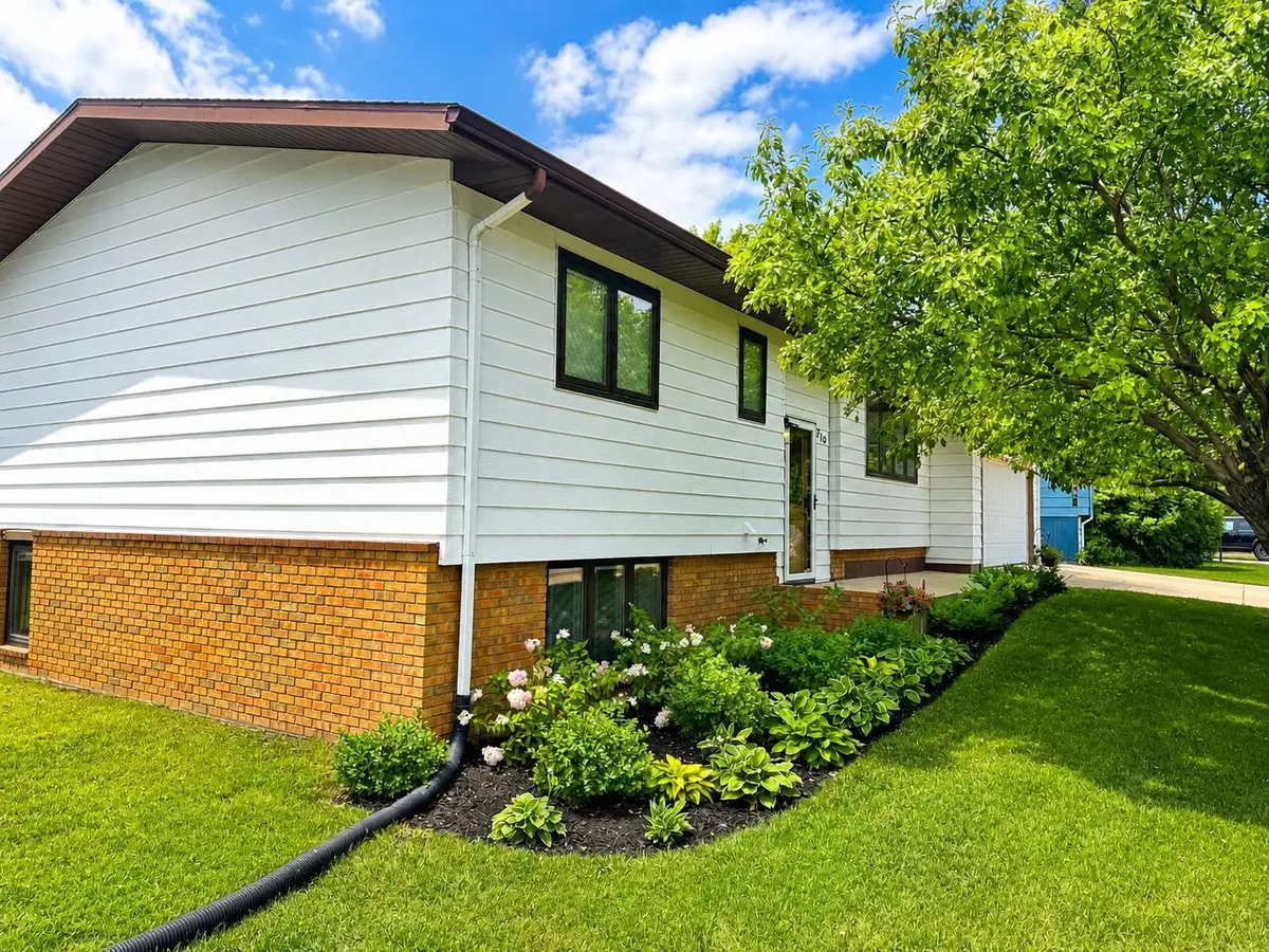 310 SE 16th Avenue, Minot, ND 58701 - #1