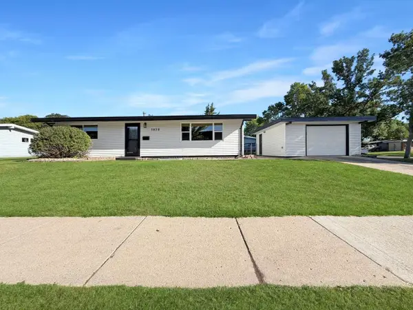 1820 2nd Ave. SW, Minot, ND 58701