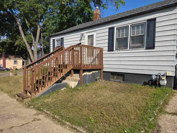 1205 7th Ave NE, Minot, ND 58703-0000