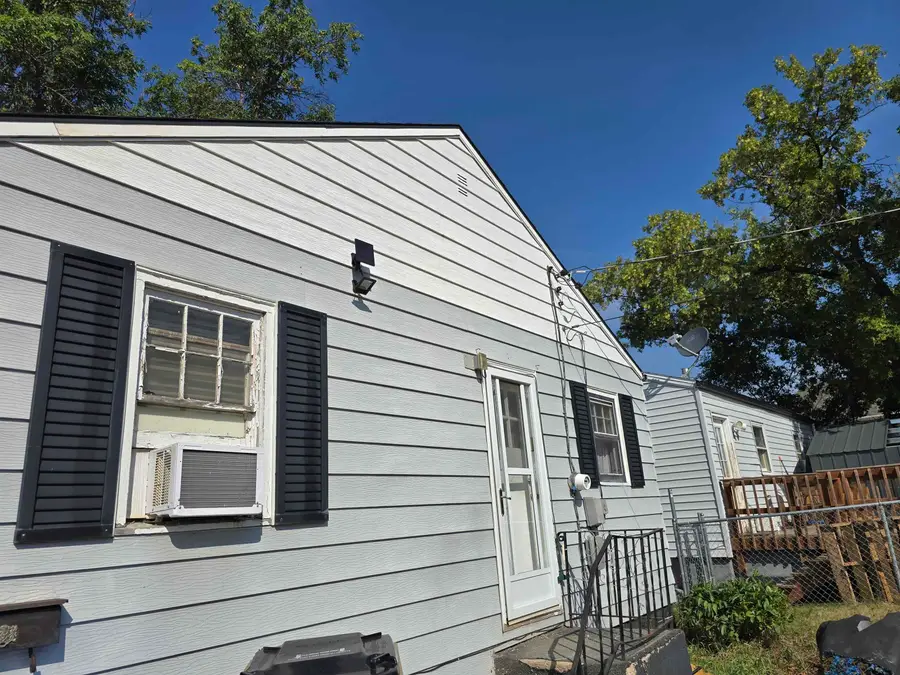 1205 7th Ave NE, Minot, ND 58703-0000 - #3