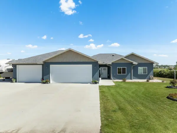 8 Piper Place, Garrison, ND 58540