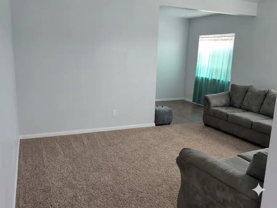 840 UNIVERSITY AVE W, Minot, ND 58703 - #3