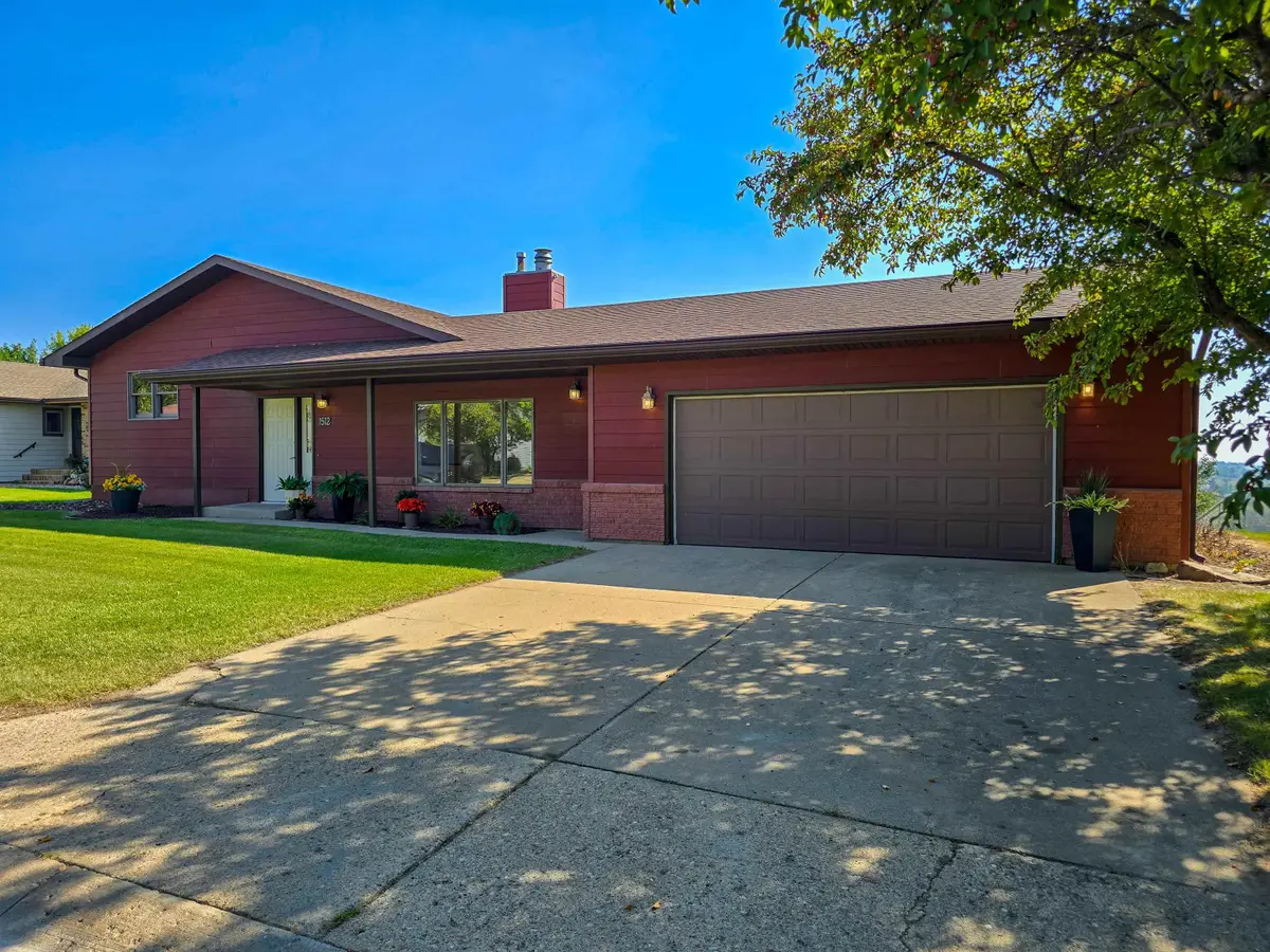 1512 Glacial Dr, Minot, ND 58703 - #1