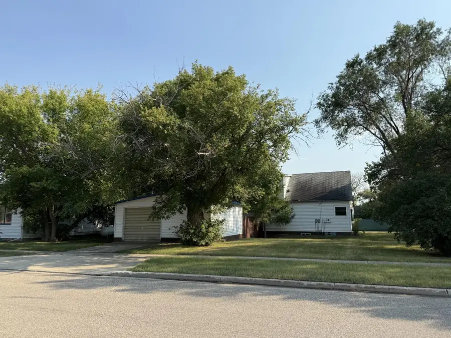 405 AND 401 Ohmer ST, Bottineau, ND 58318 - #3