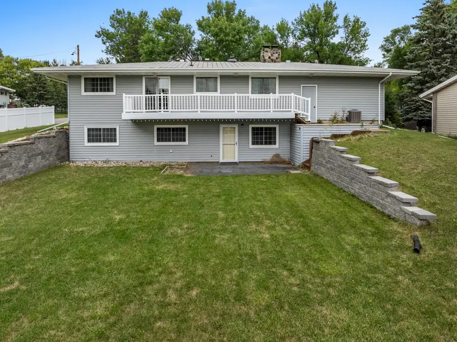 2205 8TH AVE NW, Minot, ND 58703 - #2