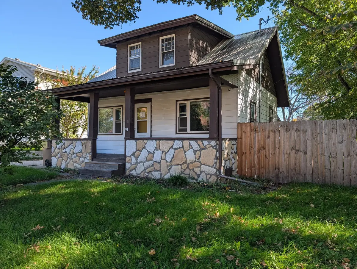 708 NE 8th St, Minot, ND 58703 - #1