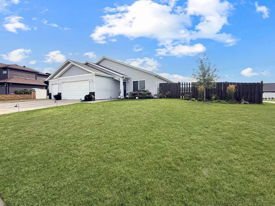 45 OLIVE TREE CR NE, Minot, ND 58703 - #2