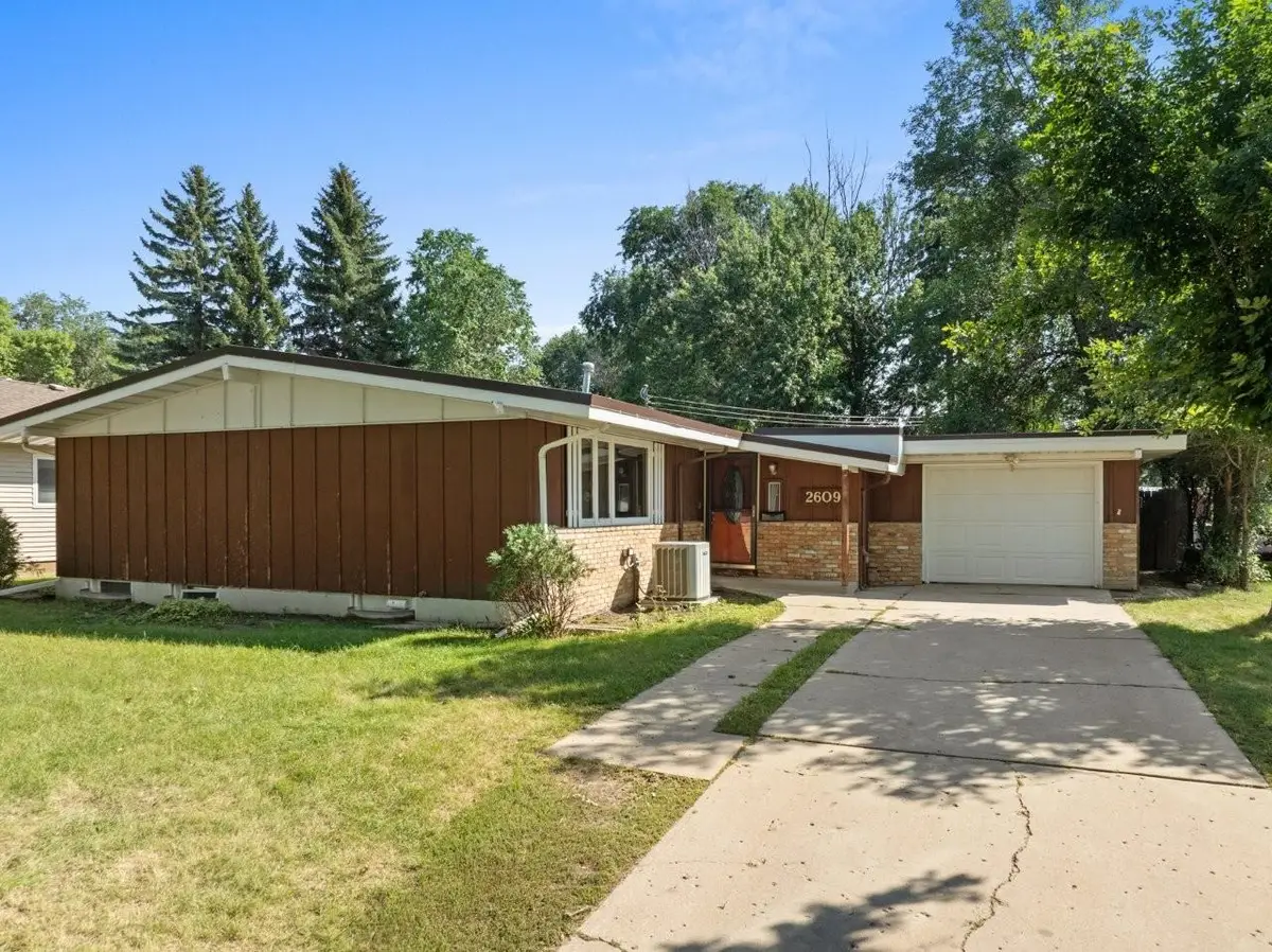 2609 1st Ave NW, Minot, ND 58703 - #1