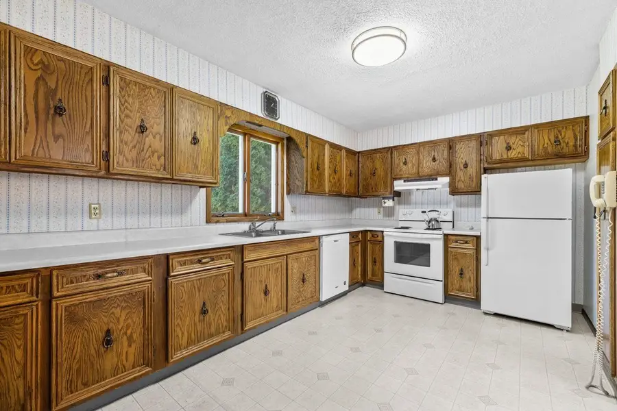 13 Vista Drive, Minot, ND 58703 - #3