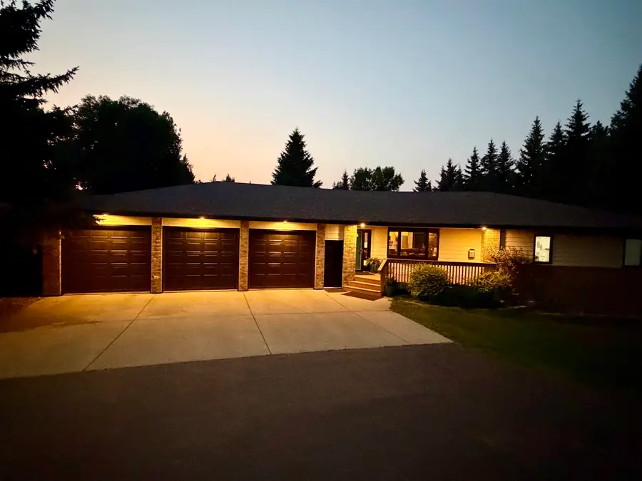 4700 38th St., Minot, ND 58701 - #2