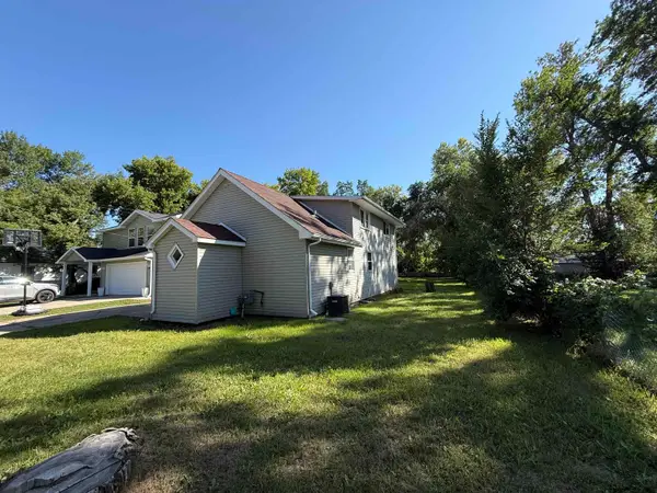 1217 NW 5th, Minot, ND 58703