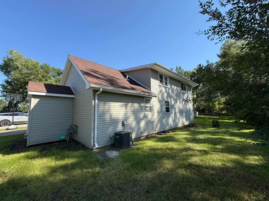 1217 NW 5th, Minot, ND 58703 - #2