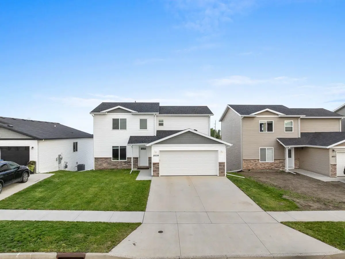 2609 Granite Dr NW, Minot, ND 58703 - #1