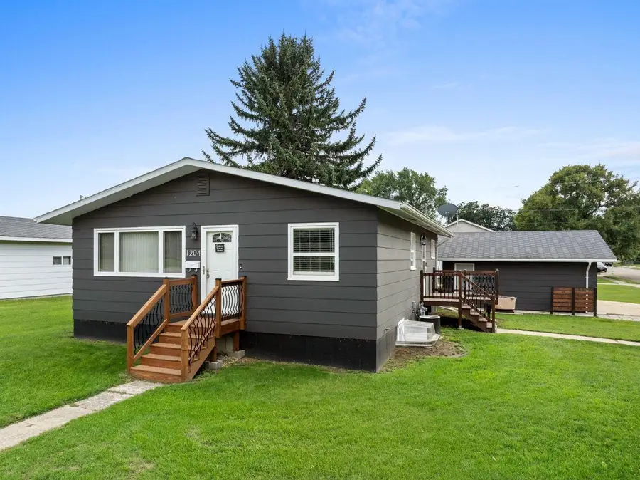 1204 6th Ave NE, Minot, ND 58703 - #3