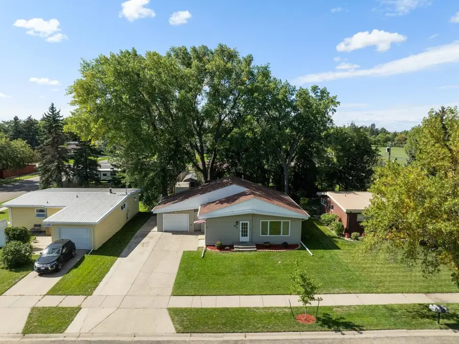2505 Skyline Dr NW, Minot, ND 58703 - #3