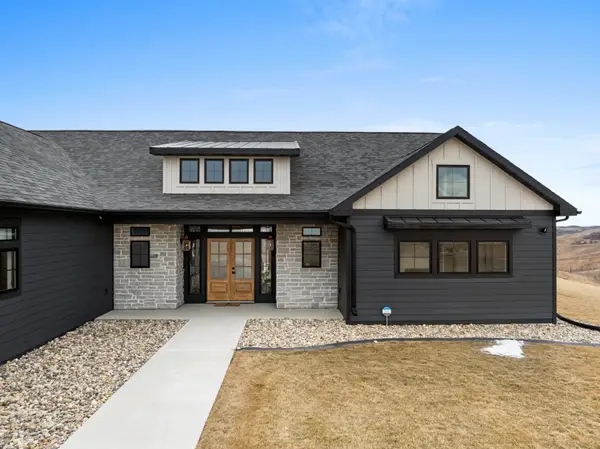 3516 Grayson Dr, Burlington, ND 58722