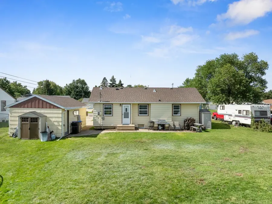 1825 5th St SW, Minot, ND 58701 - #2