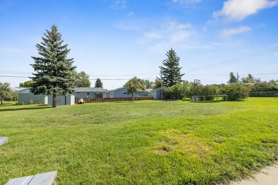 1825 5th St SW, Minot, ND 58701 - #3
