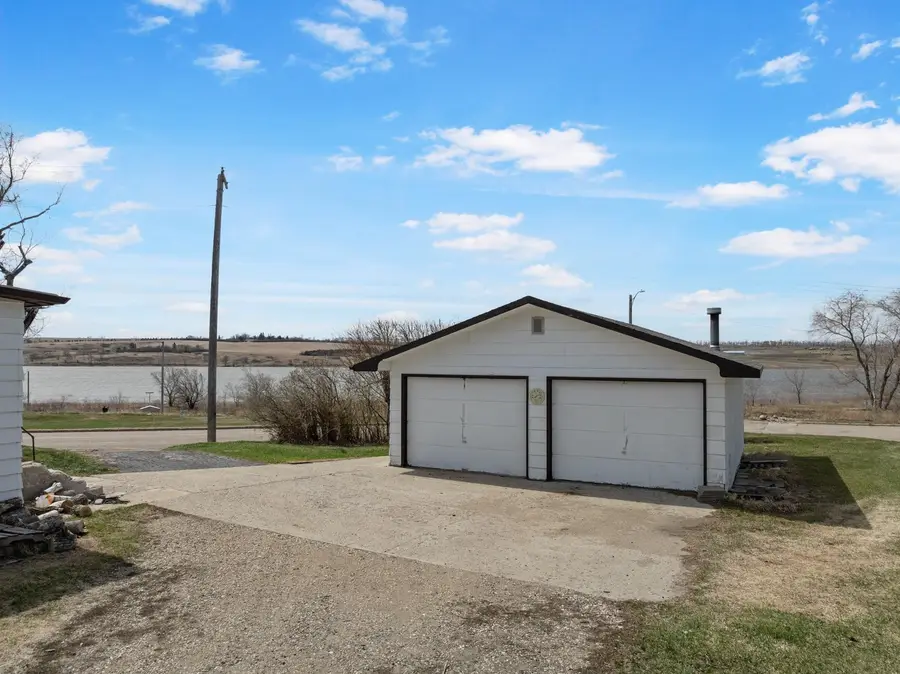 202 NW 3rd Ave, Kenmare, ND 58746 - #2