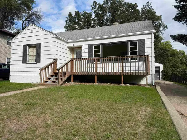 710 10th St NE, Minot, ND 58703