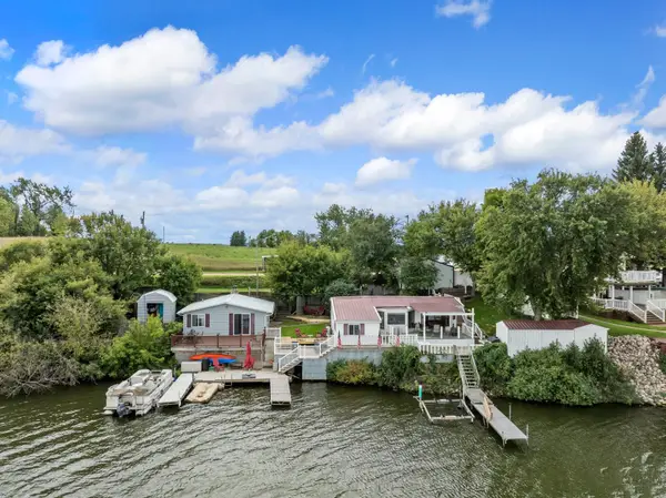 Cabins 138/139 Strawberry Lake, Ruso, ND 58778