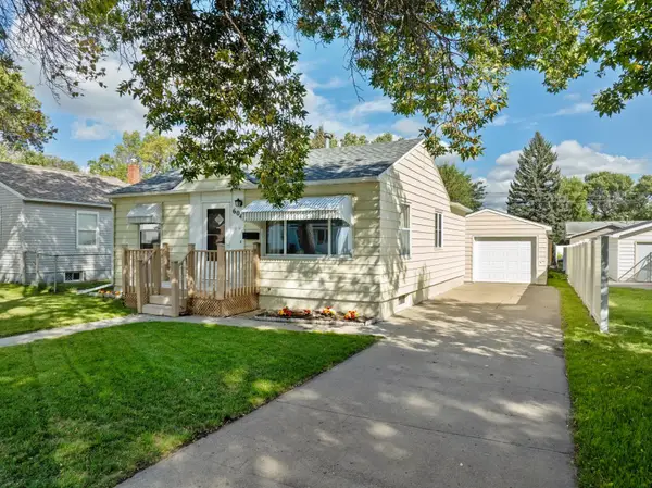604 19TH ST NW, Minot, ND 58703