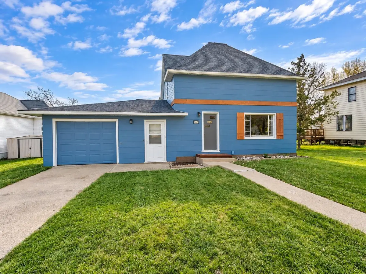 207 2nd Ave NW, Kenmare, ND 58746 - #1
