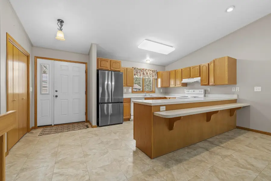 3311 7th Street SW, Minot, ND 58701 - #3