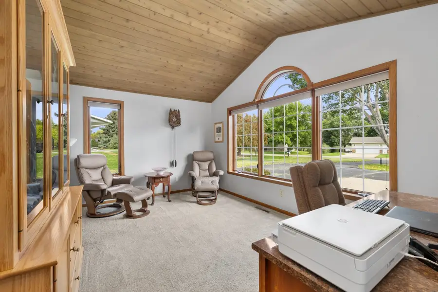 2600 Brookside Dr, Minot, ND 58701 - #3