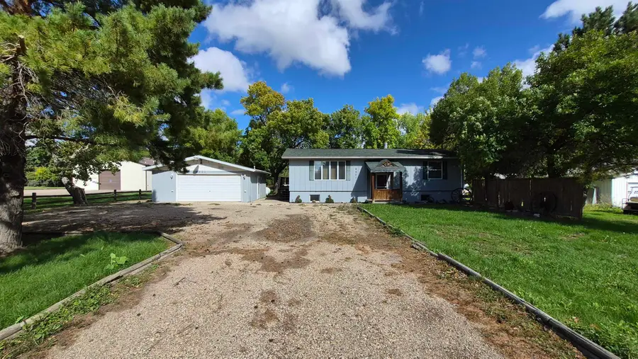 4901 35th Ave SE, Minot, ND 58701 - #3