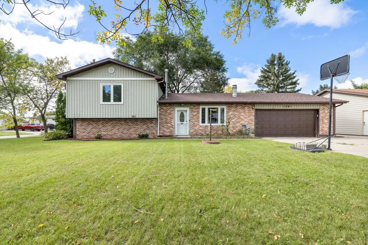 1201 NW 25th Place, Minot, ND 58703 - #1