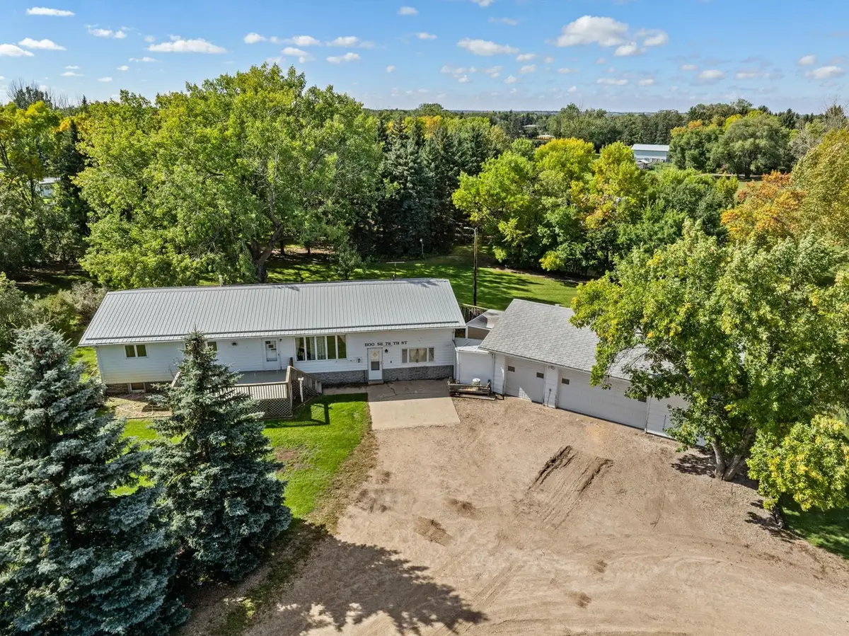 1100 78th St SE, Minot, ND 58701 - #1
