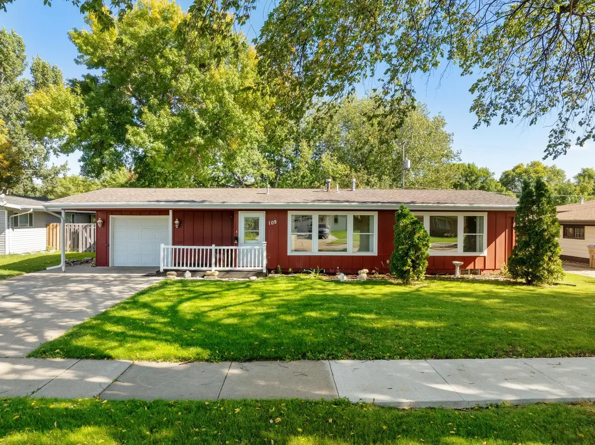 109 24TH ST SW, Minot, ND 58701 - #1