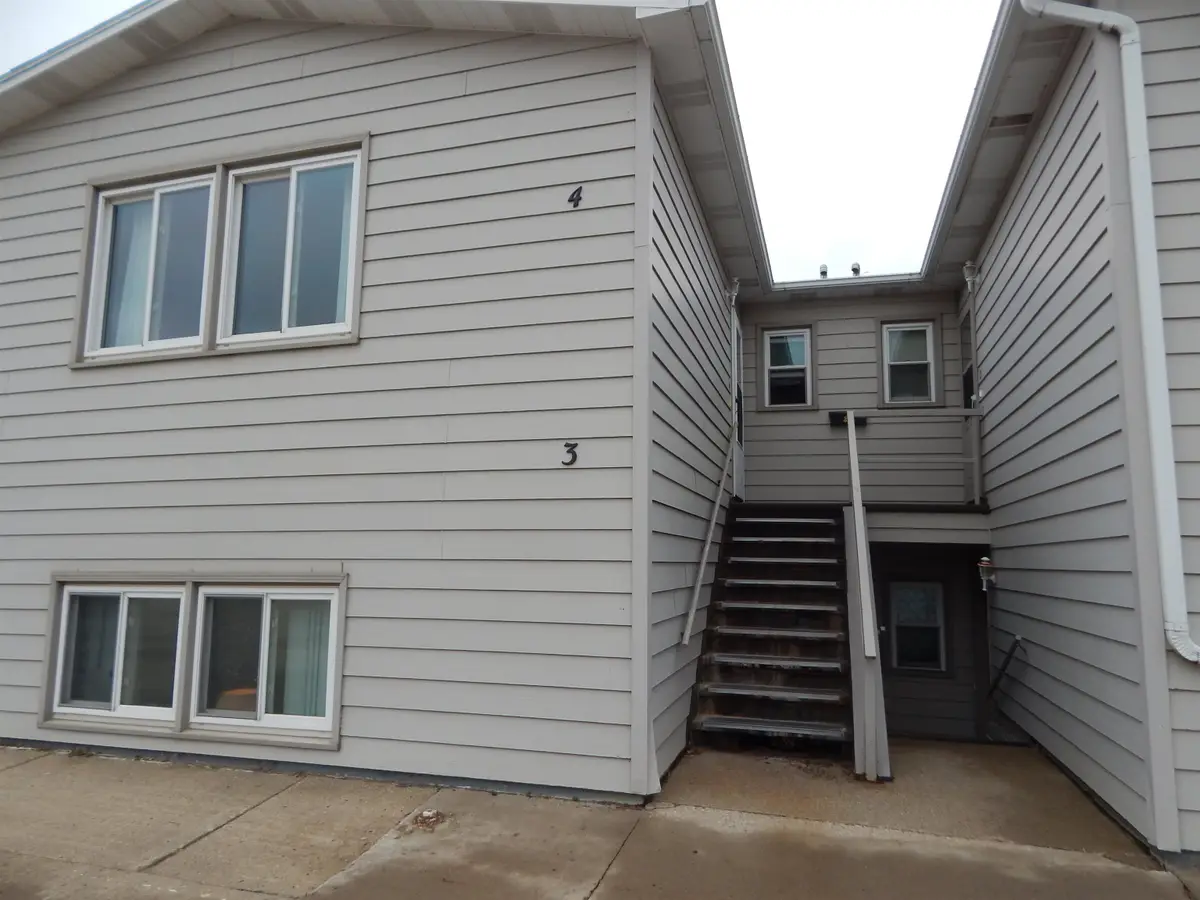 606 19TH AVE SE UNIT 3, Minot, ND 58701 - #1