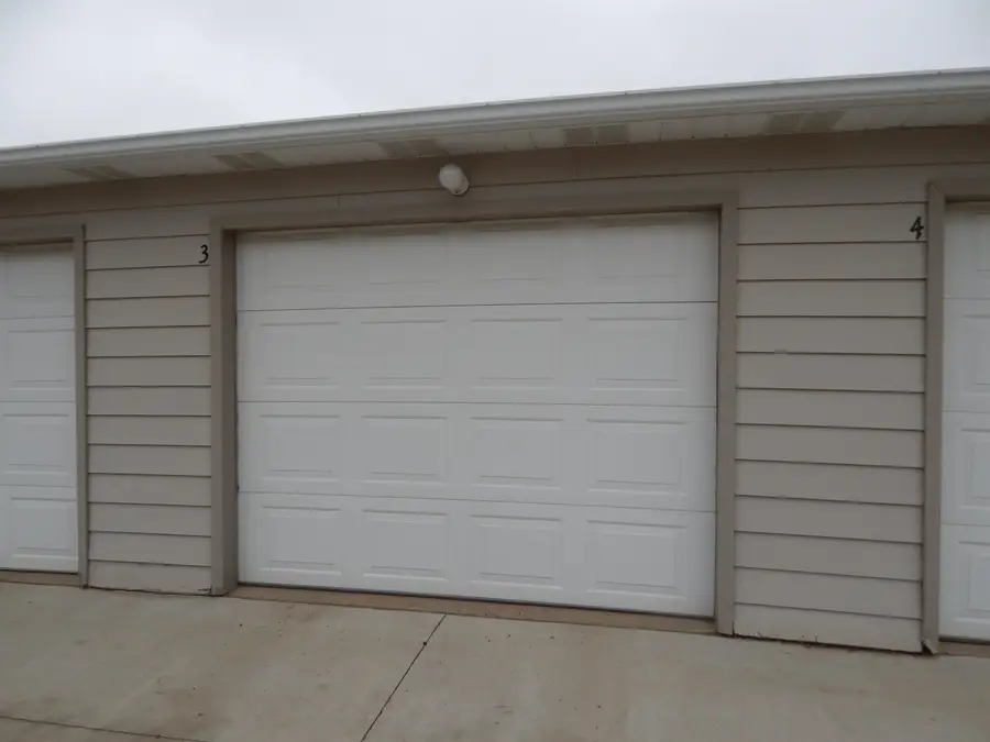 606 19TH AVE SE UNIT 3, Minot, ND 58701 - #3