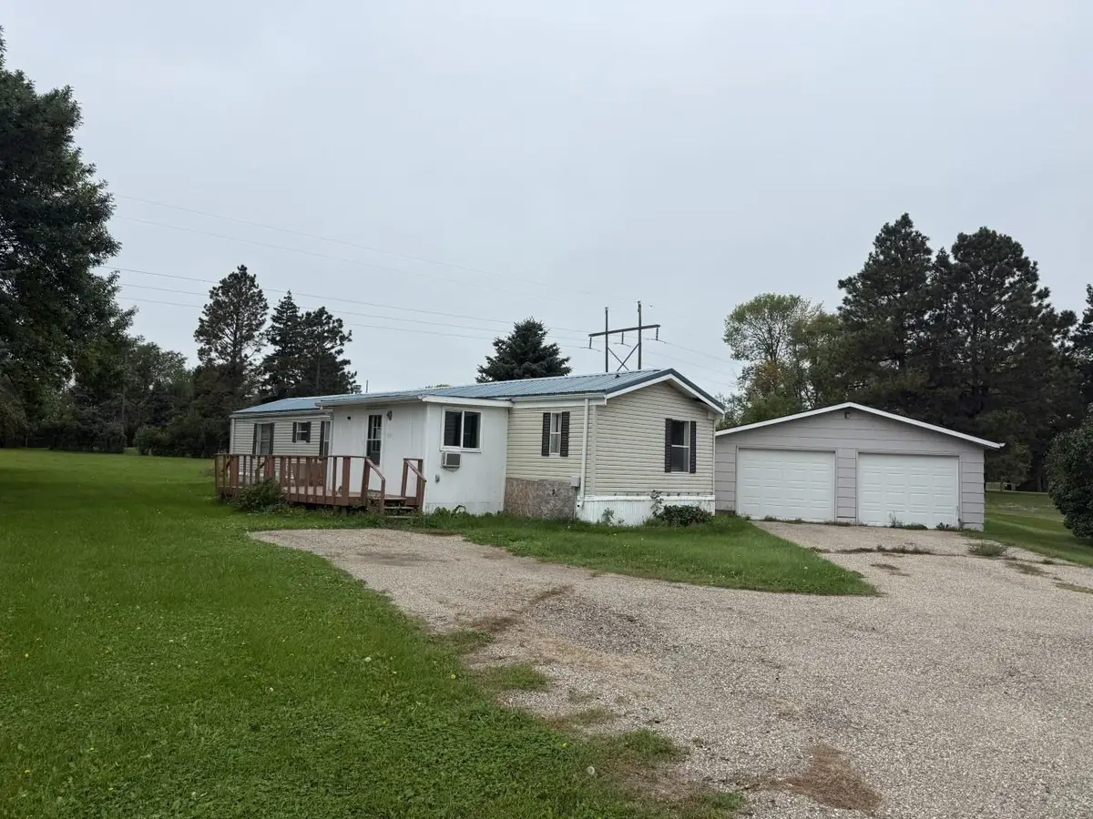 1512 73rd St SE, Minot, ND 58703 - #1