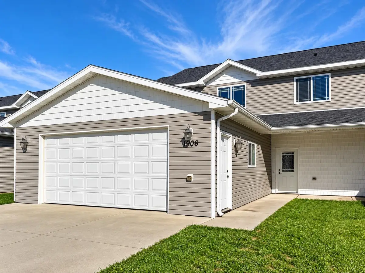 1906 23rd Ave NW, Minot, ND 58703 - #1