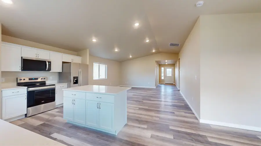 2208 23rd Ave. NW, Minot, ND 58703 - #2