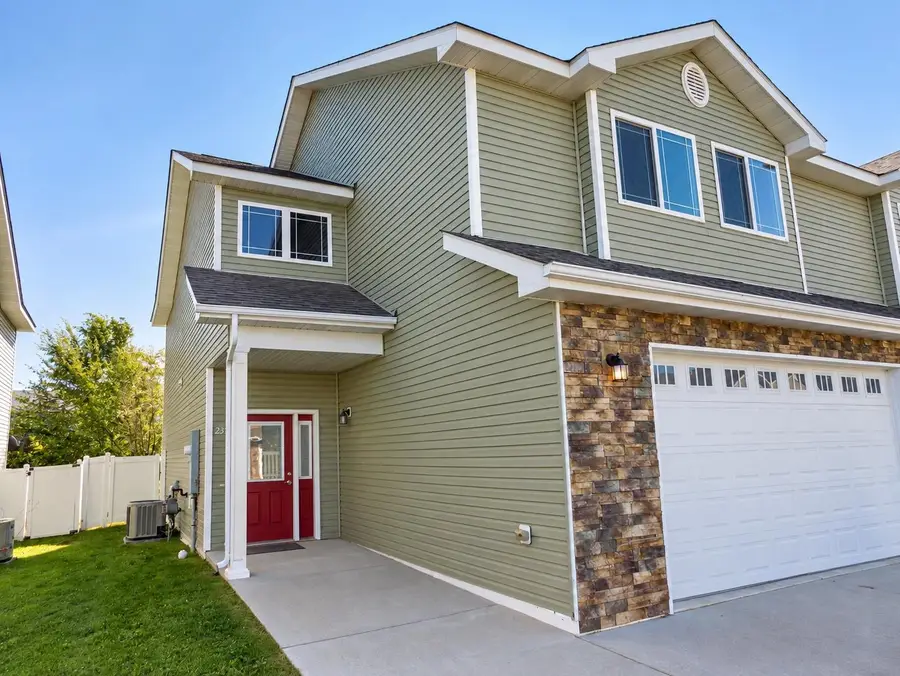 2352 14th st NW, Minot, ND 58703 - #2