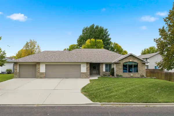 1504 10th St SE, Minot, ND 58701