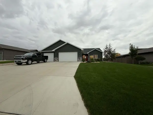 14 Hilltop Court, Burlington, ND 58722