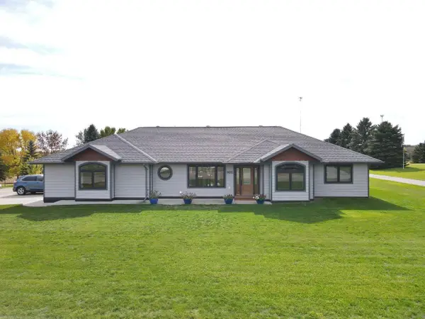902 5th St. SE, Rugby, ND 58368